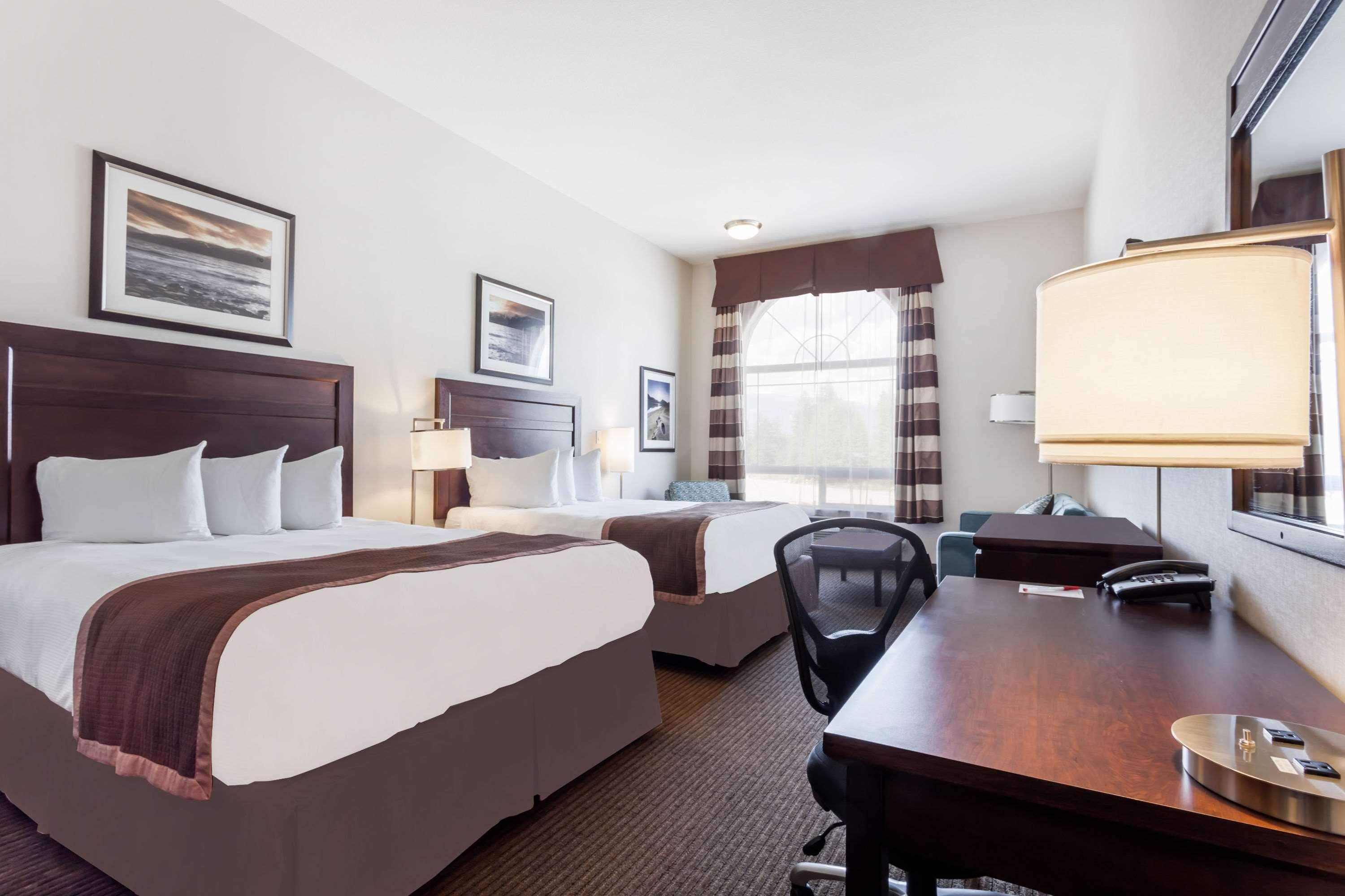Ramada By Wyndham Creston Hotel Buitenkant foto