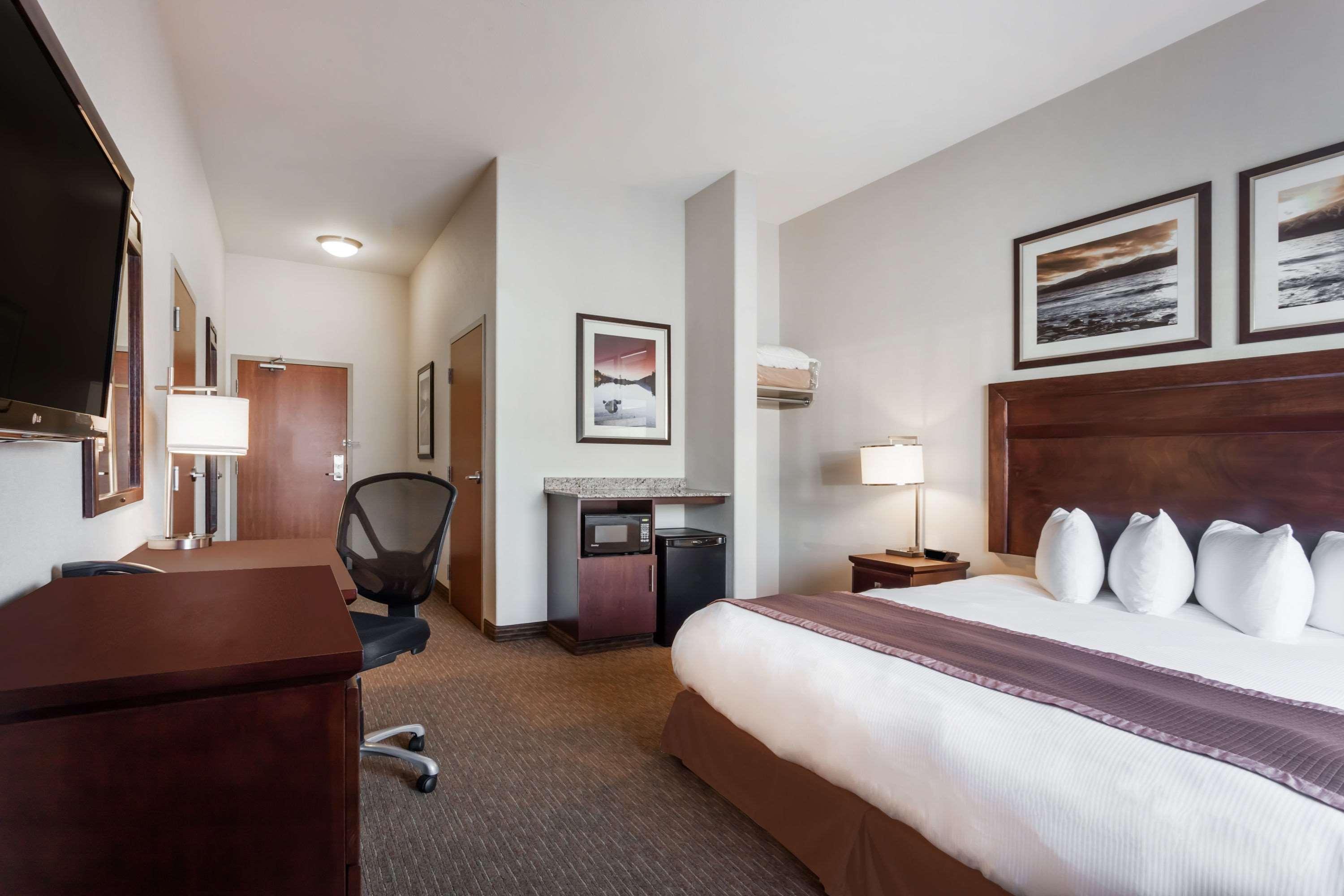 Ramada By Wyndham Creston Hotel Buitenkant foto